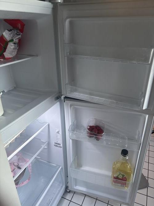 Second-hand Hisense 205L Top Mount Fridge - Photo 6)