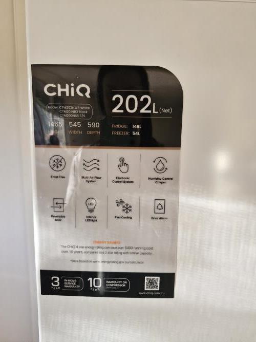 Second-hand Chiq 202L Top Mount Fridge - Photo 6)