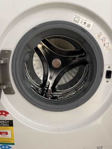 Second-hand LG 9kg Front Load Washing Machine - Photo 6)