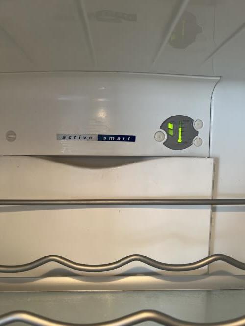 Second-hand Fisher & Paykel 442L Bottom Mount Fridge - Photo 6)