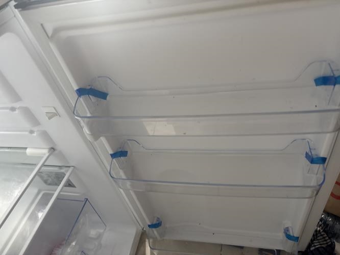 Second-hand Chiq 118L Top Mount Fridge - Photo 6)