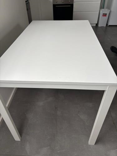 Second-hand IKEA Dining Table with 4 Chairs - Photo 6)