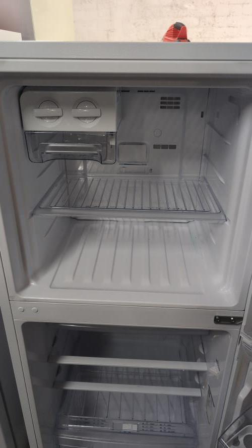 Second-hand Westinghouse 230L Top Mount Fridge - Photo 6)