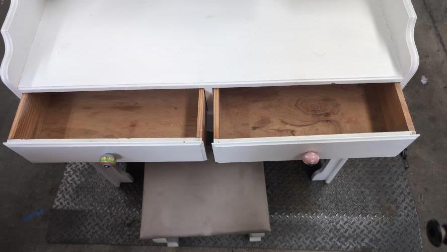 Second-hand Dressing Table with Stool - Photo 6)