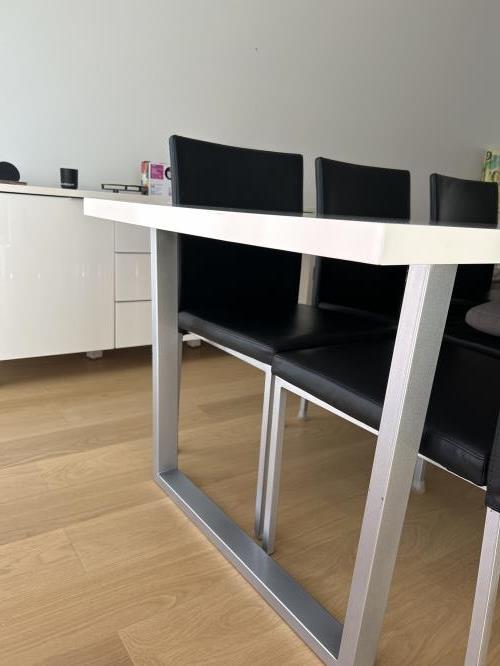 Second-hand Dining Table with 6 Chairs - Photo 6)