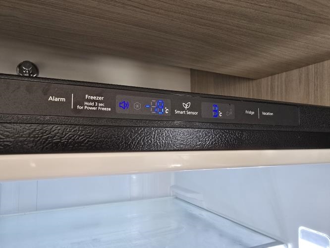 Second-hand Samsung 427L Bottom Mount Fridge - Photo 6)