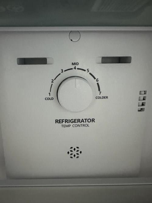 Second-hand Hisense 205L Top Mount Fridge - Photo 6)