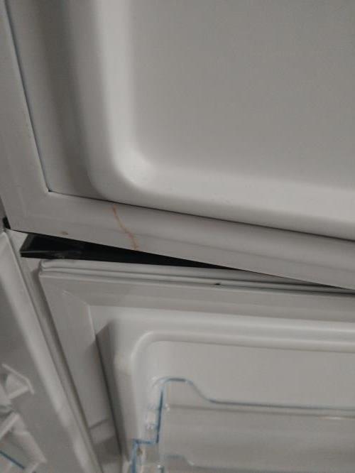 Second-hand Chiq 118L Top Mount Fridge - Photo 6)