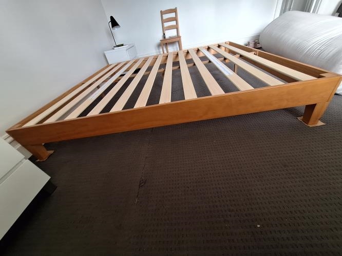 Second-hand King Size Bed Frame with Thin Flexible Mattress - Photo 6)