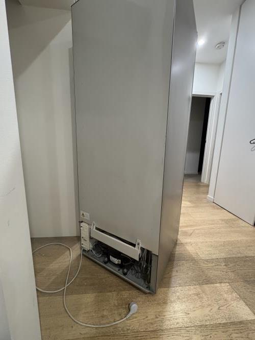 Second-hand Fisher & Paykel 403L Bottom Mount Fridge - Photo 6)