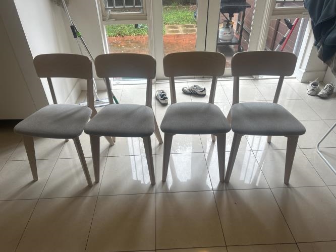 Second-hand Dining Table with 4 Chairs - Photo 6)