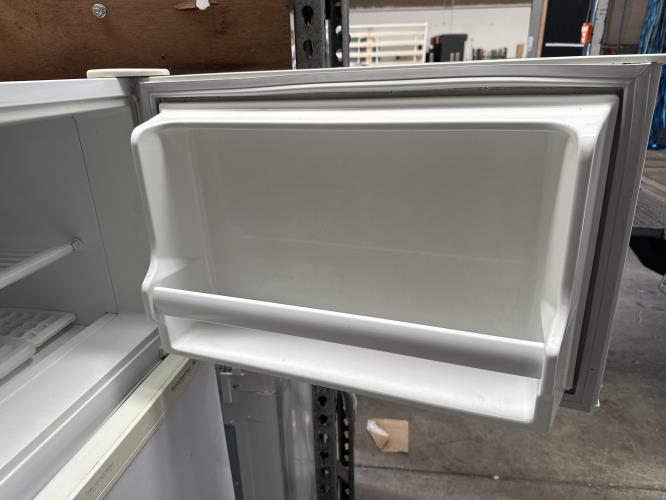 Second-hand Kelvinator 350L Top Mount Fridge - Photo 6)