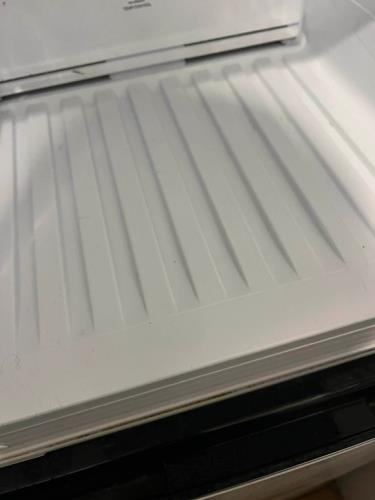 Second-hand Chiq 202L Top Mount Fridge - Photo 6)