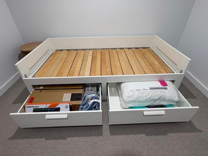 Second-hand Ikea Bed with Trundle bed and underbed drawers - Photo 6)