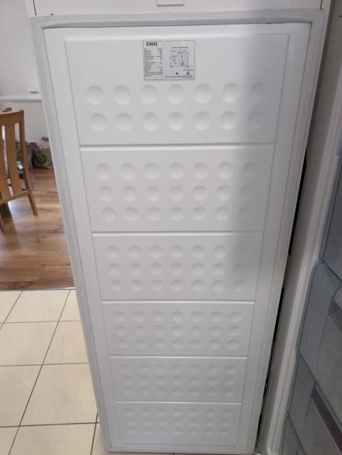 Second-hand Chiq 185L Freezer - Photo 6)