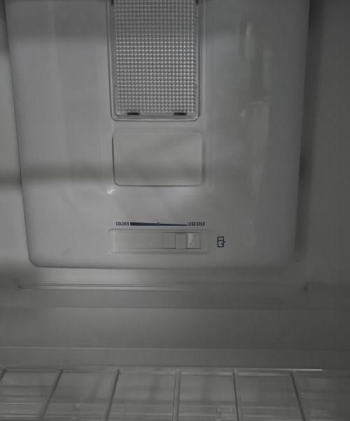 Second-hand Westinghouse 231L Top Mount Fridge - Photo 6)