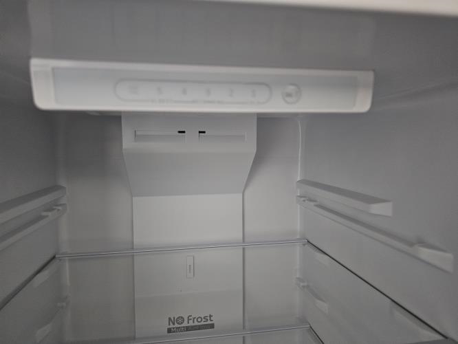 Second-hand Chiq 202L Top Mount Fridge - Photo 6)