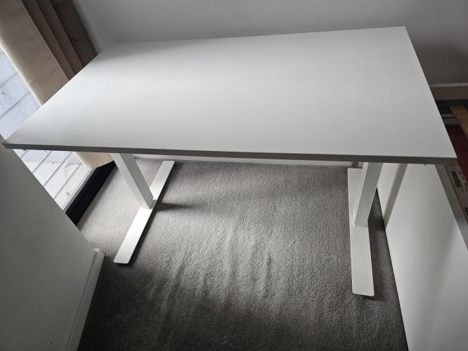 Second-hand IKEA BEKANT Height-Adjustable Desk (Manual Height Adjust) - Photo 6)