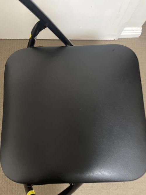 Second-hand Set of 7 Black Foldable Chairs - Photo 6)