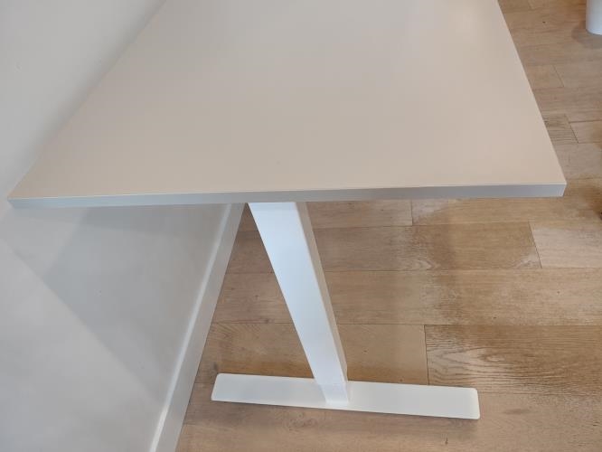 Second-hand IKEA Height-Adjustable Desk - Photo 6)