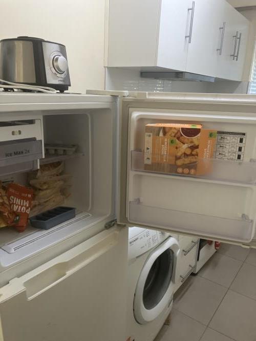 Second-hand Samsung 228L Top Mount Fridge - Photo 6)