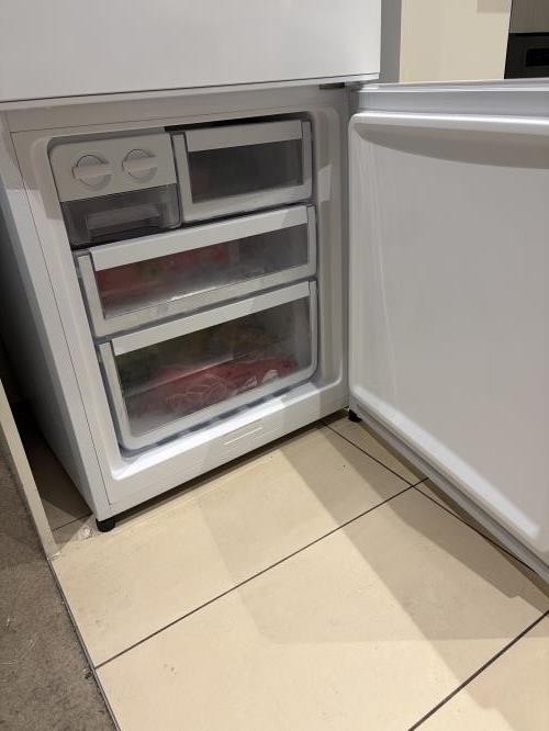 Second-hand Westinghouse 317L Bottom Mount Fridge - Photo 6)