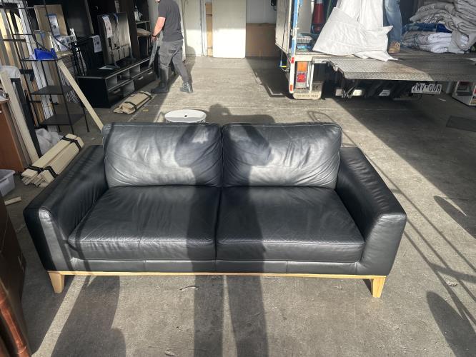 Second-hand Stunning Sofa - Photo 6)