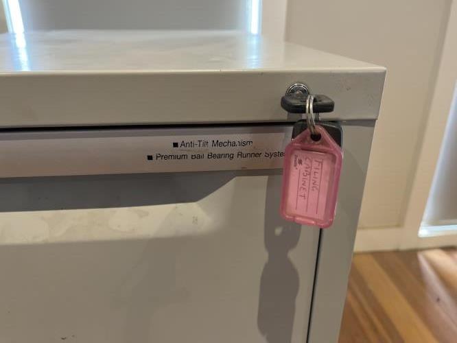 Second-hand Filing Cabinet - Photo 7)