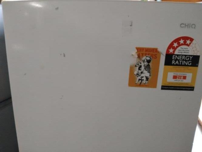 Second-hand Chiq 202L Top Mount Fridge - Photo 7)