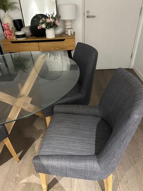 Second-hand Dining Table with 4 Chairs - Photo 7)