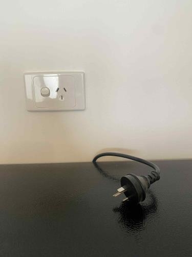 Second-hand Solt 203L Top Mount Fridge - Photo 7)