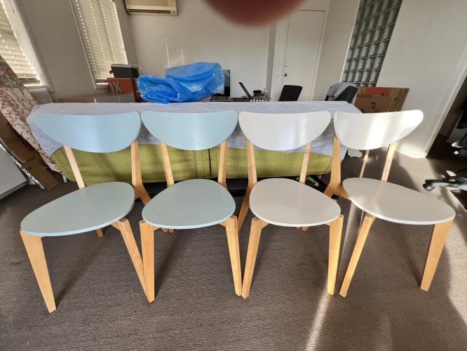 Second-hand IKEA Dining Table with 4 Chairs - Photo 7)