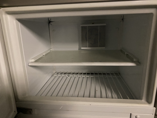 Second-hand Fisher & Paykel 248L Top Mount Fridge - Photo 7)