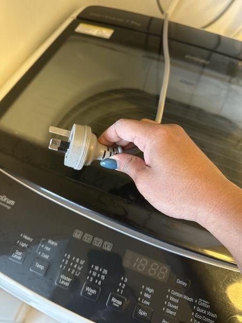 Second-hand LG 7.5kg Top Load Washing Machine - Photo 7)