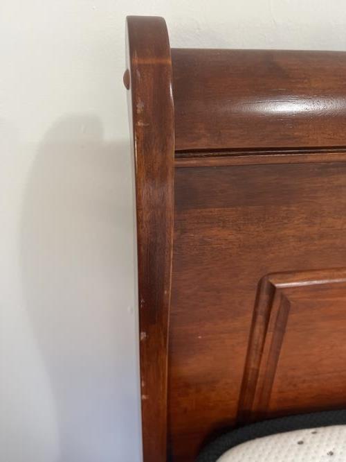 Second-hand Queen Size Bed Frame - Photo 7)