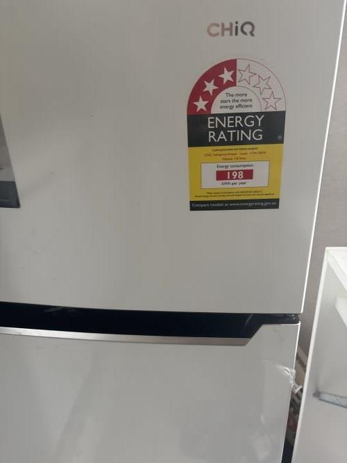 Second-hand Chiq 118L Top Mount Fridge - Photo 7)