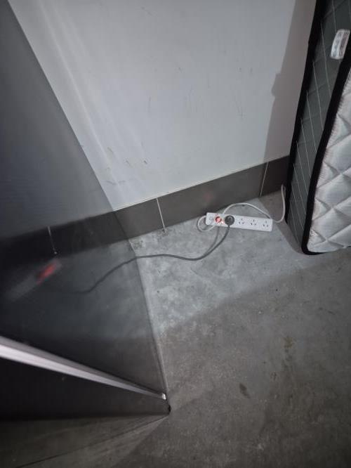 Second-hand TCL 197L Top Mount Fridge - Photo 7)