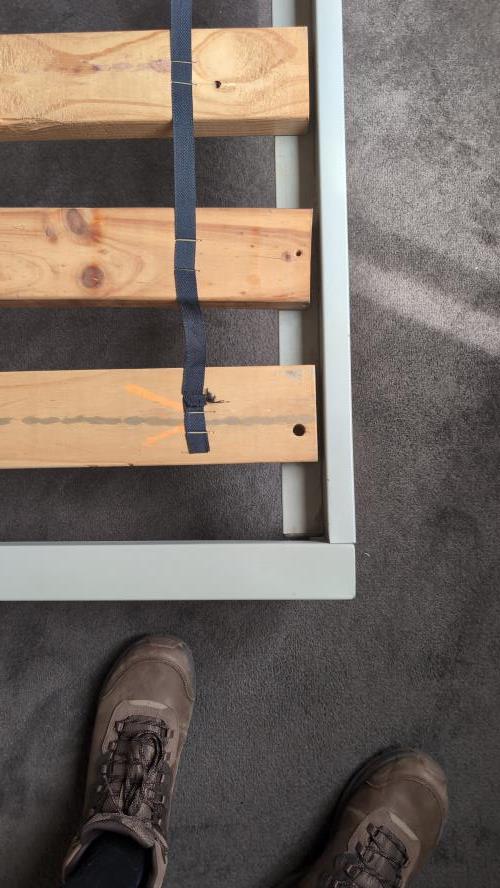 Second-hand Queen Size Bed Frame - Photo 7)