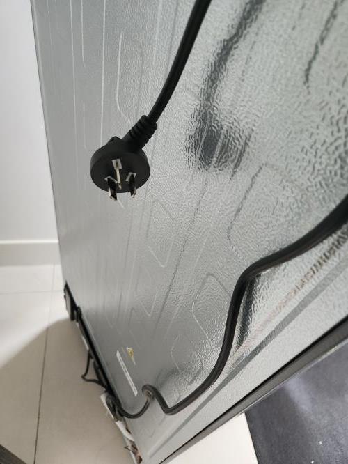 Second-hand Hisense 205L Top Mount Fridge - Photo 7)