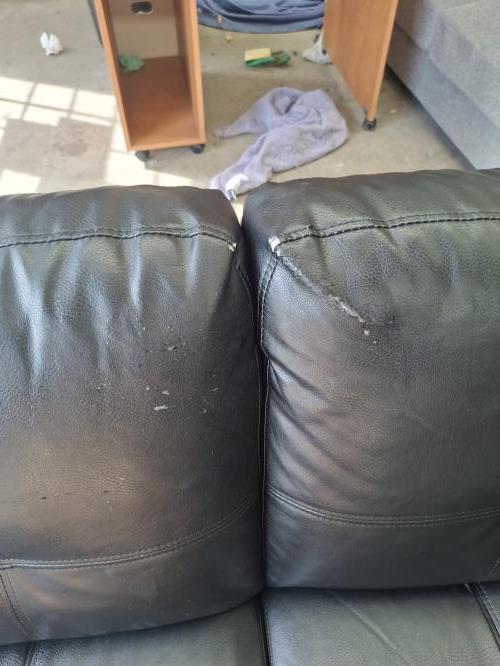 Second-hand Three Seater Sofa - Photo 7)