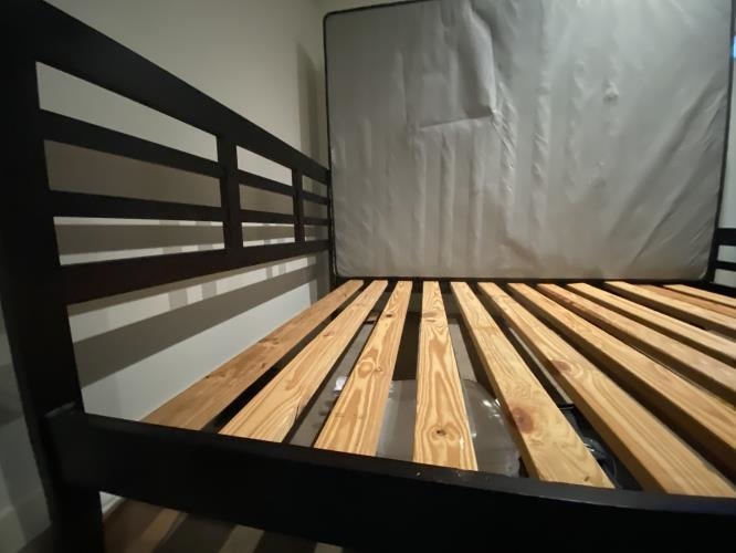 Second-hand Queen Size Bed Frame - Photo 7)