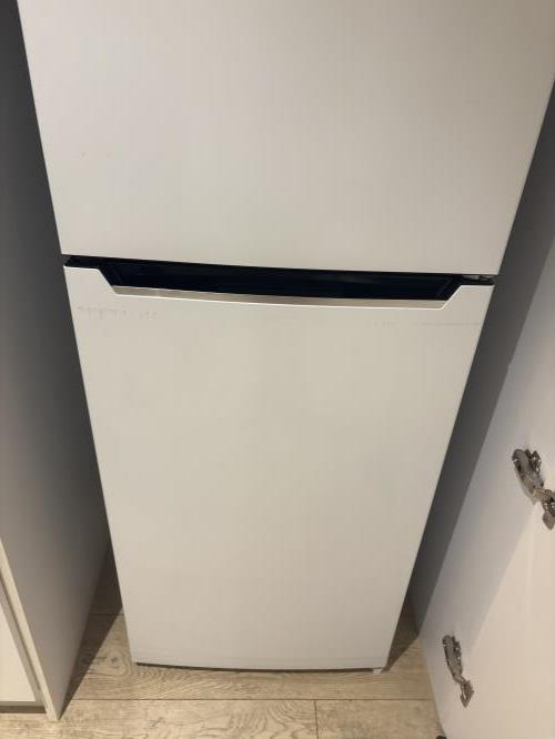 Second-hand Chiq 202L Top Mount Fridge - Photo 7)