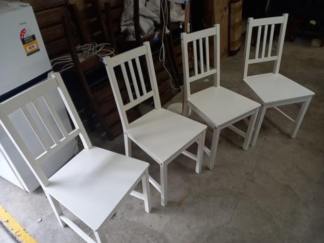 Second-hand IKEA Dining Table with 4 Chairs - Photo 7)