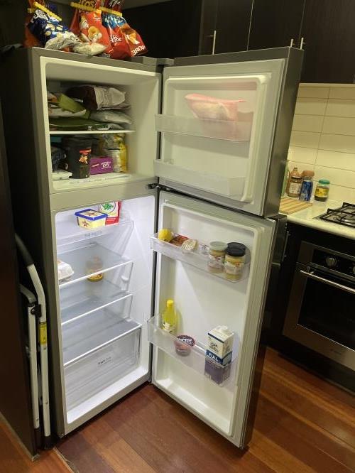 Second-hand LG 243L Top Mount Fridge - Photo 7)