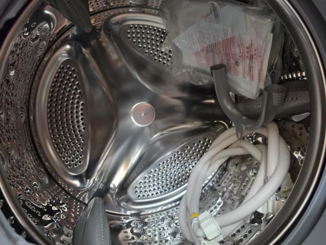 Second-hand LG 7kg Front Load Washing Machine - Photo 7)