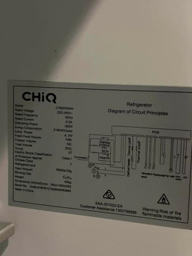 Second-hand Chiq 202L Top Mount Fridge - Photo 7)