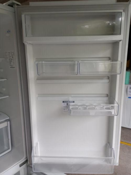 Second-hand Westinghouse 340L Bottom Mount Fridge - Photo 7)