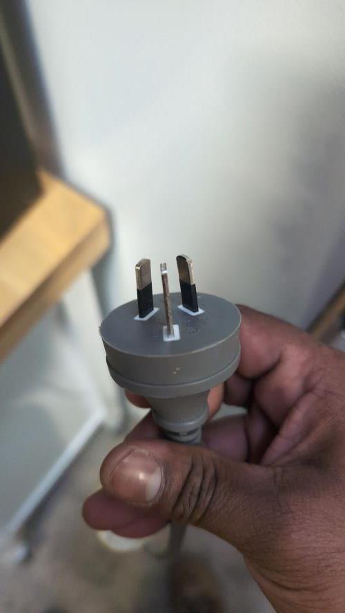 Second-hand Chiq 202L Top Mount Fridge - Photo 7)