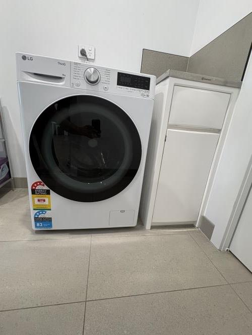 Second-hand LG 7.5kg Front Load Washing Machine - Photo 7)