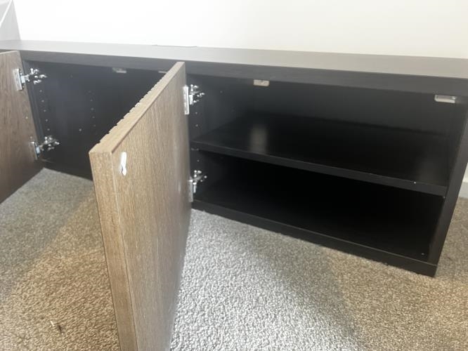 Second-hand IKEA TV Bench - Photo 7)